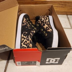 EUC DC Shoe Co. Chelsea